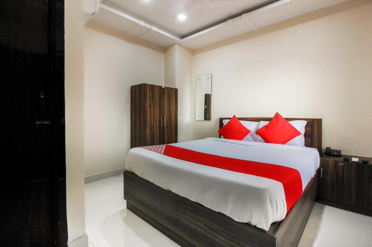 Oyo 66942 Venus Residency Otel Lalaguda Dış mekan fotoğraf