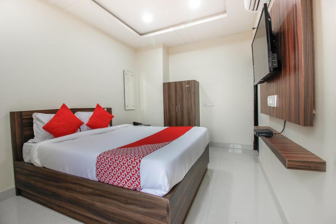 Oyo 66942 Venus Residency Otel Lalaguda Dış mekan fotoğraf